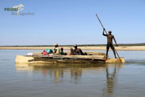 Madagaskar Westen Piroge Mangoky Fluss PRIORI Reisen