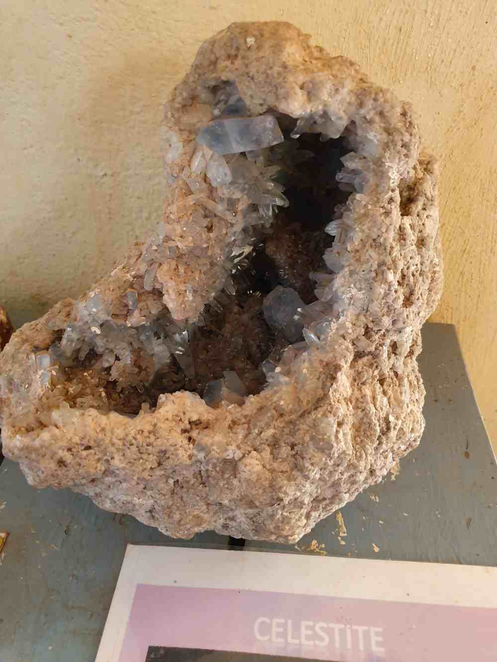 Edelsteine und Mineralien im Mozea Akiba Museum, Mahajanga, Madagaskar