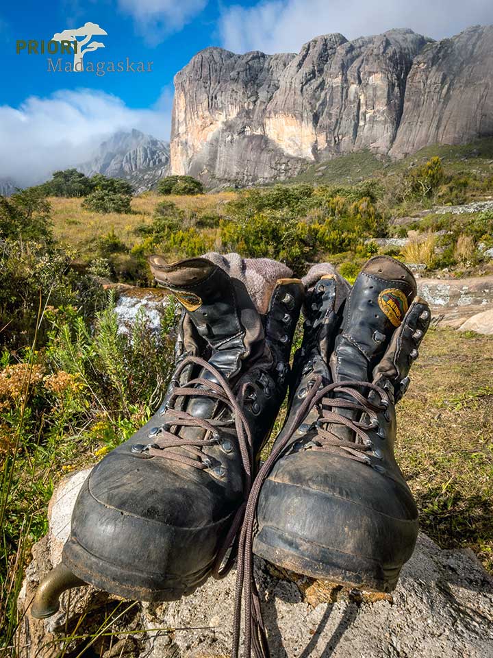 Madagaskar-Reisen-Ausrüstung-Schuhe-Wandern-PRIORI